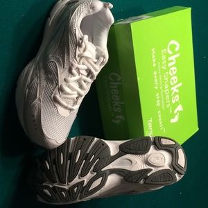 Tony Little Cheeks walking shoes new